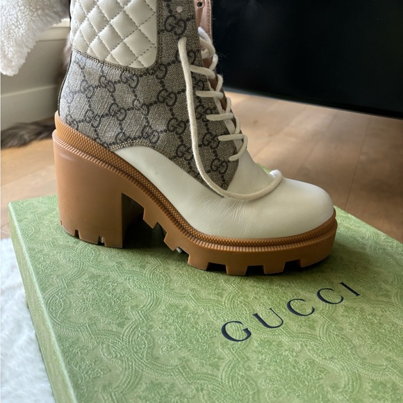 Gucci women boots size 38 great condition white and tan color - Picture 2 of 6